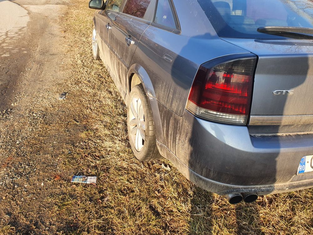 Dezmembrez Opel vectra 1.9 D GTS 2006