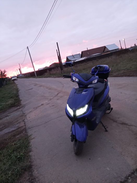 Скутер м8,125 кубов