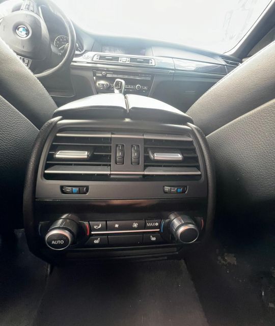 Dezmembrez BMW Seria 7 F01/F02 [2008 - 2012] Sedan 750i AT (407 hp)