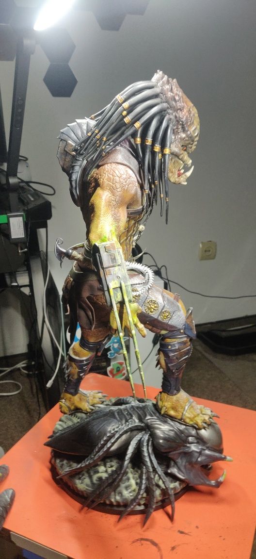 Figurină Predator pictată manual