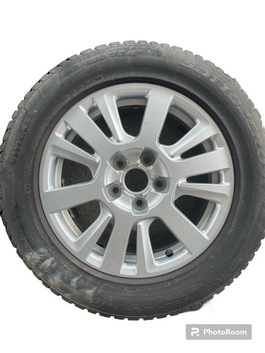 Jante aliaj originale Audi R16 cu anvelope de iarna 225 55 R16