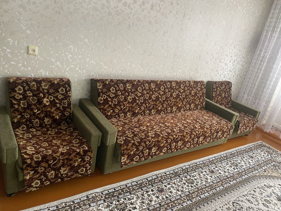 Диван книжка в хорошем состоянии