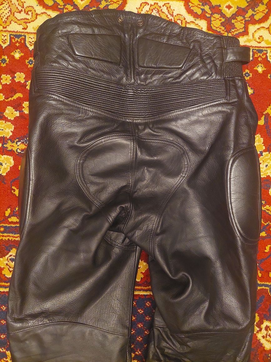 Pantaloni moto de barbat,din piele naturala,marime L-XL