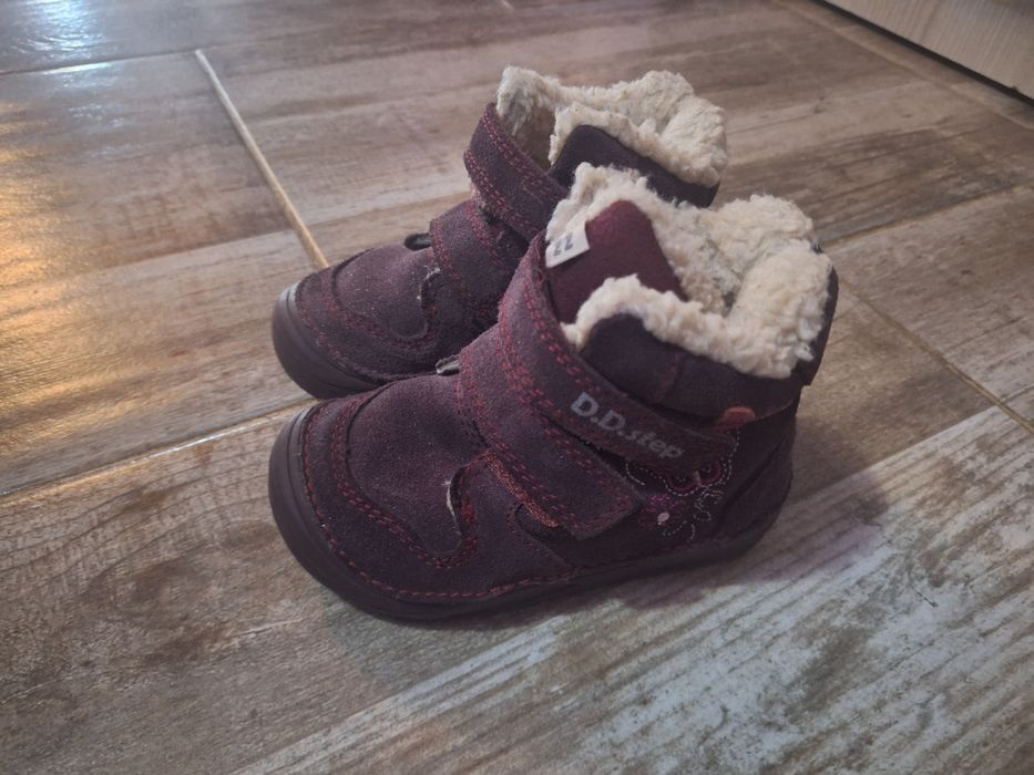 Vand ghetuțe pentru fetite DD Step