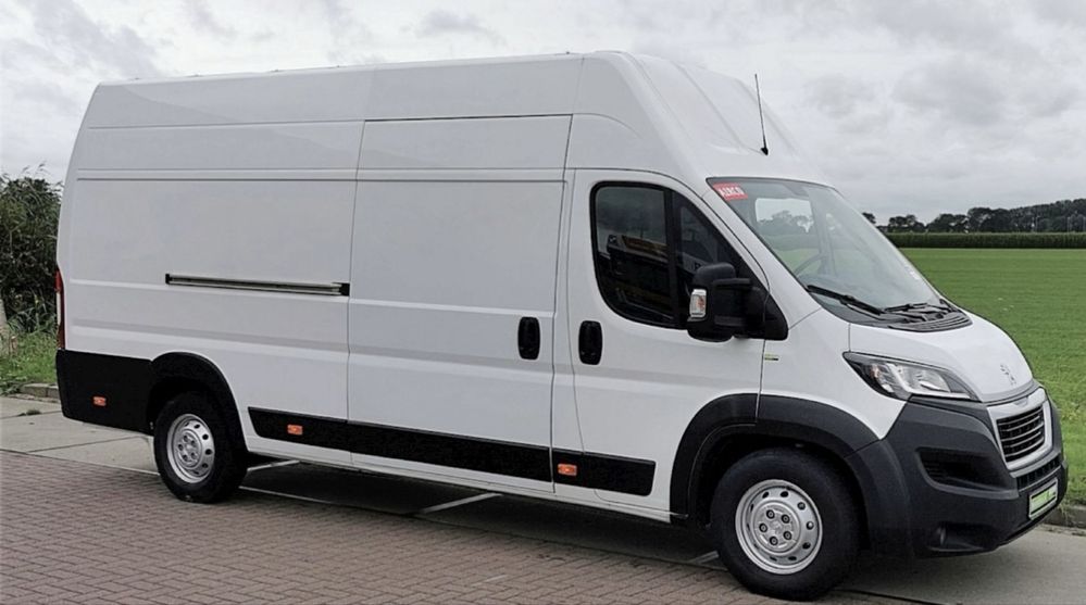 Transport marfa mobila mutari debarasari haine bagaje gunoi plastice