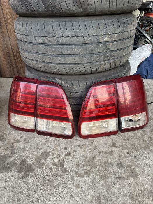 Задние фары Lexus LX470