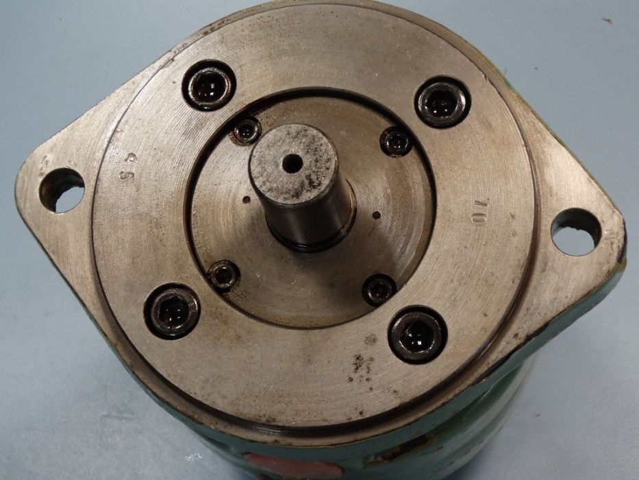 хидравлична помпа F12-2M