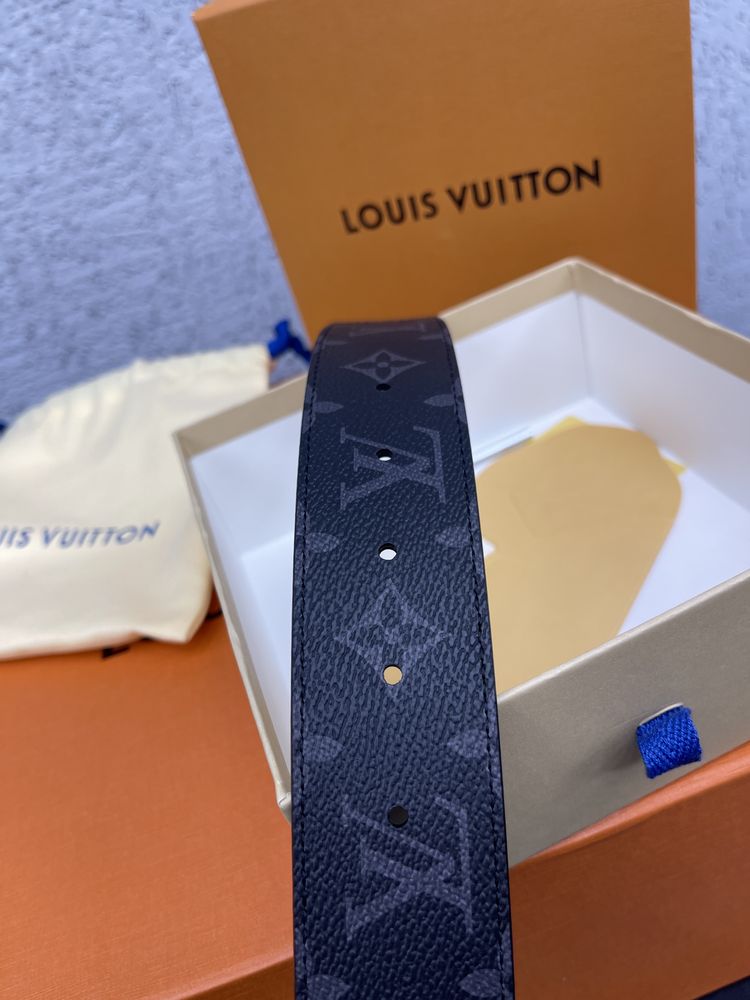 Curea Louis Vuitton neagra