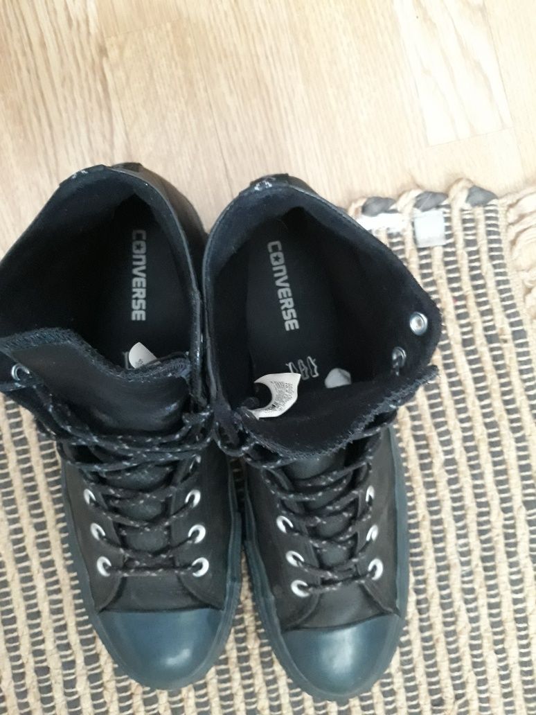 Bascheti din piele CONVERSE nr 44,5 ,draguti, practici si comozi.