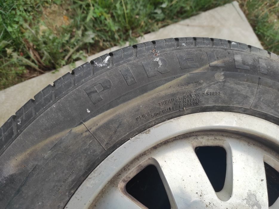 Roata audi anvelopa Pirelli aproape noua