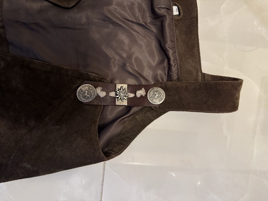 Vestă tradițională bavareză din piele întoarsă - Oktoberfest