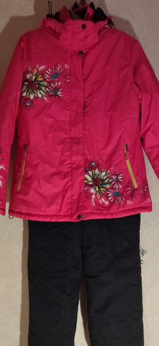 Продаю лыжный костюм .