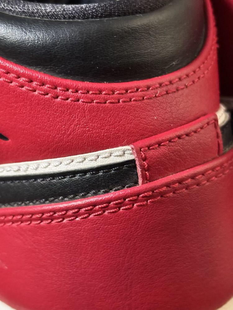 Jordan 1 Mid Chicago Black Toe (GS)