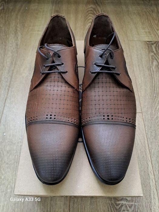 Vand pantofi noi din piele naturala pentru bărbați, brand Otter. 
Mari