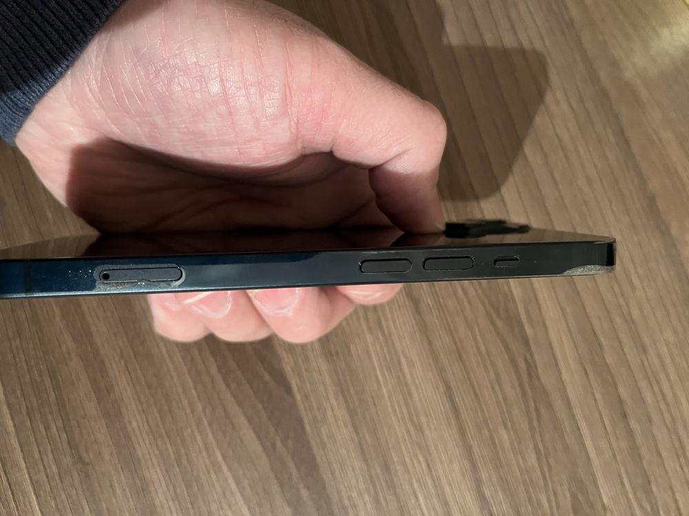 Продам Айфон 13 а также Apple Watch 3-38 мм