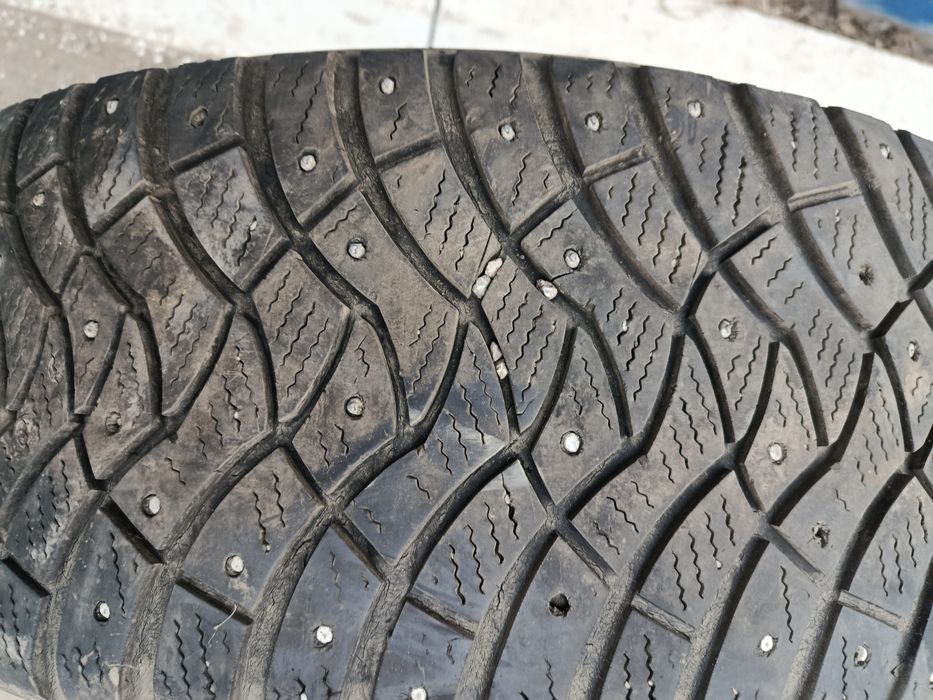 Продам одну шину на 18