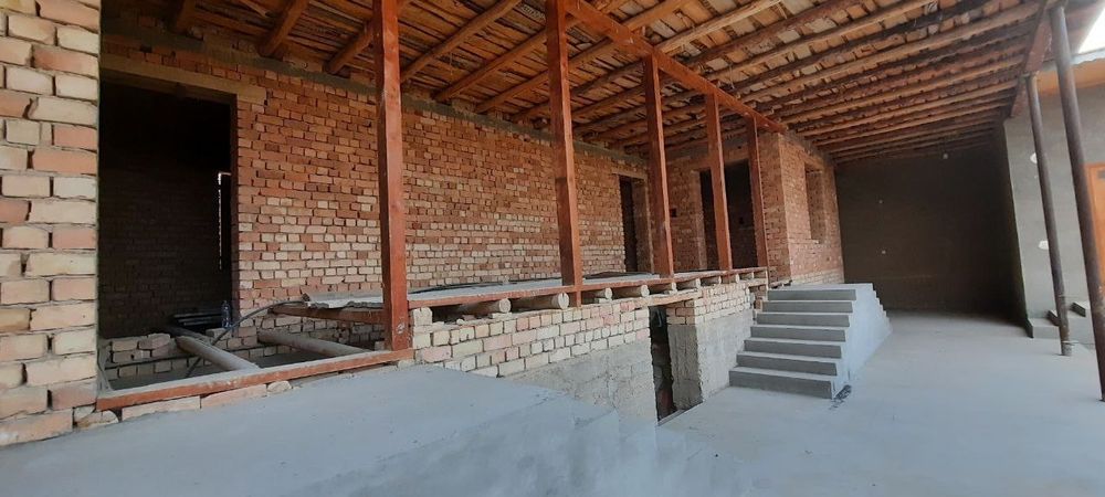 Паркентда 5 хонали уй