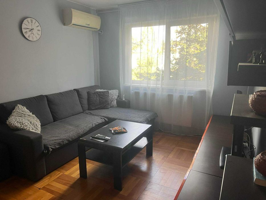 Apartament 3 camere, zona calea  Romanilor, Boul Rosu