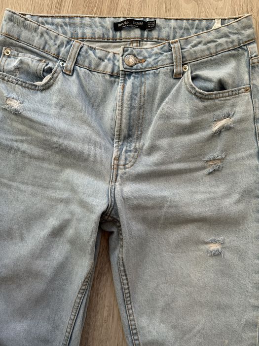 Blugi rupti talie medie