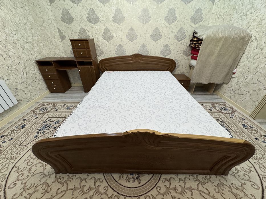 Спальный гарнитур (б/у)