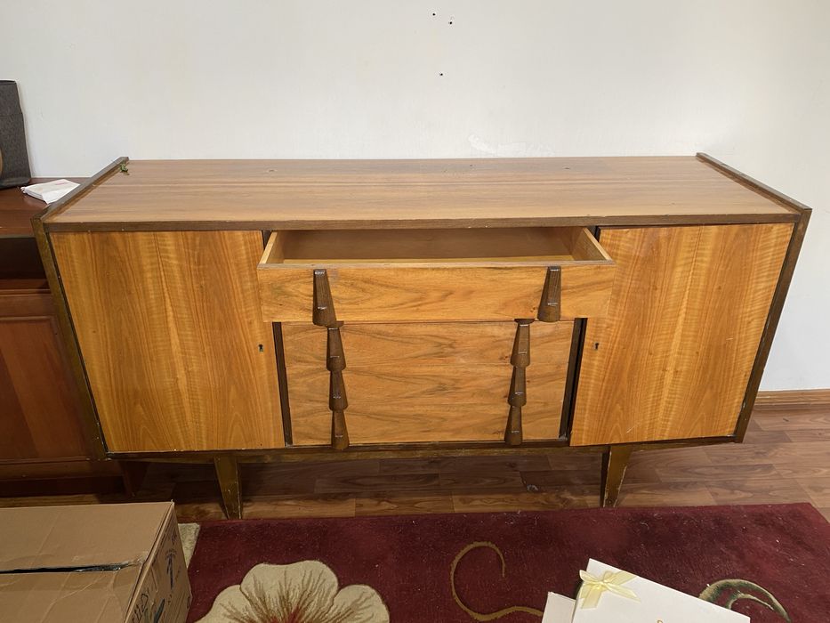 Шкаф качественный, прочный хороший