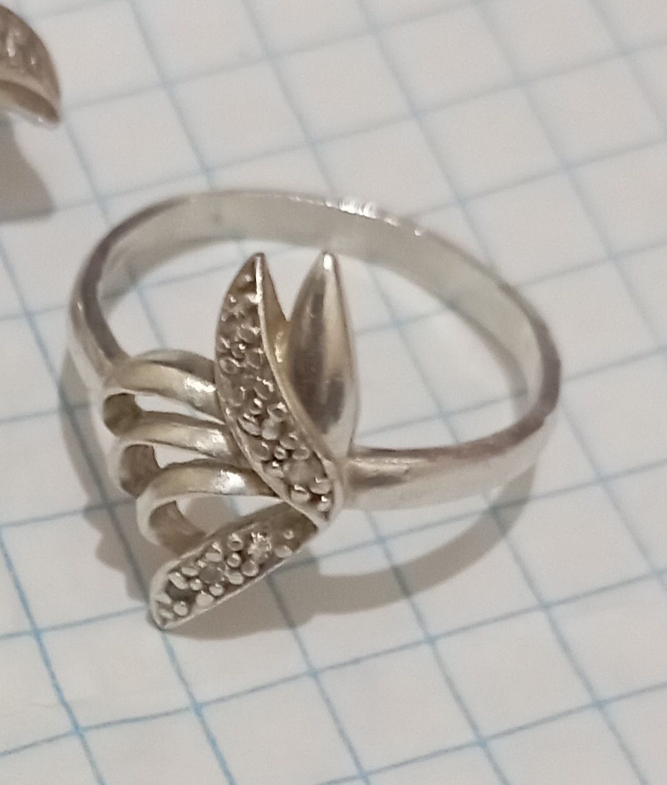 Кумуш узуклар сотилади