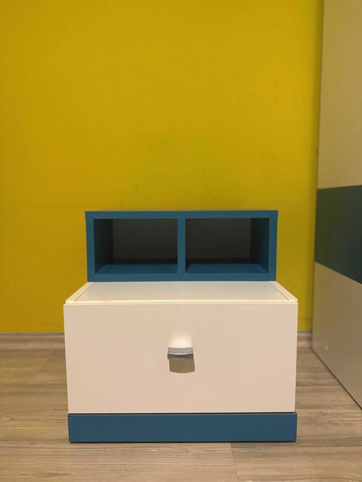 Спалня;Легло;гардероб;бюро;нощно шкафче;матрак;лавица