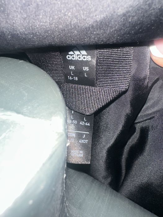 Geaca Adidas fas usor matlasat