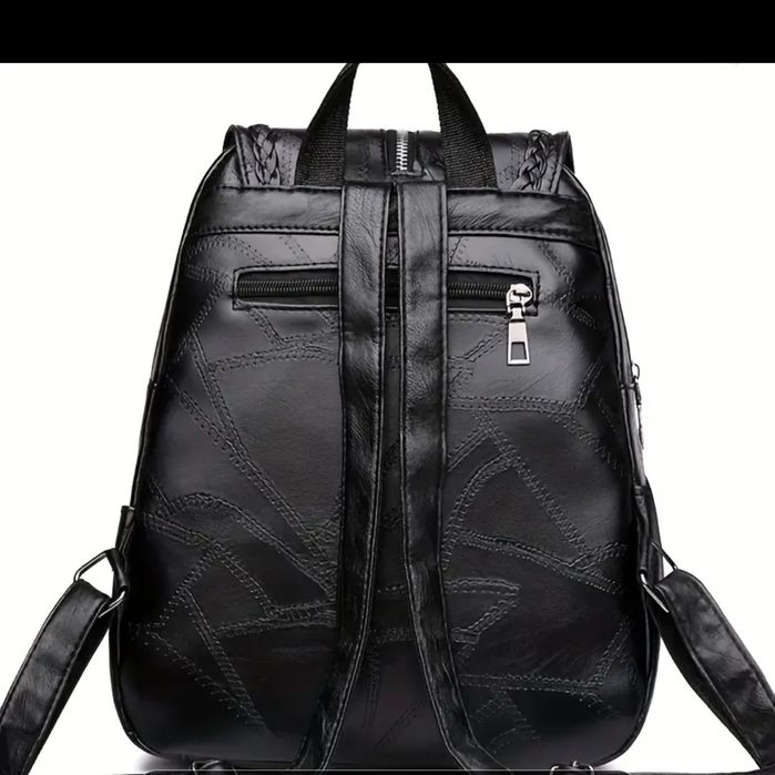 Нова дамска раница с размери 26/12/30 см.