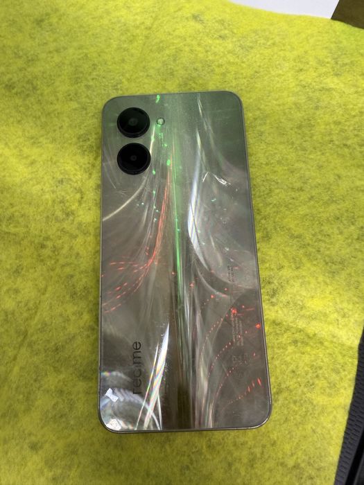 Продам смартфон realme