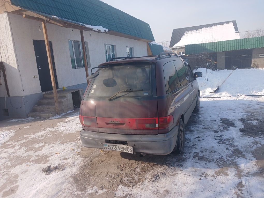 Продам надёжную машину вместительную удобную  экономичную семейную !