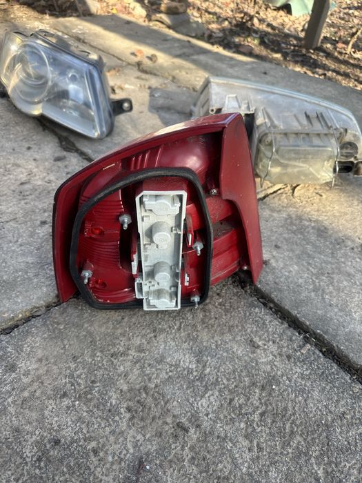 Far stanga Passat B6 , tripla stop Octavia 2 , far dreapta Ocvavia 2