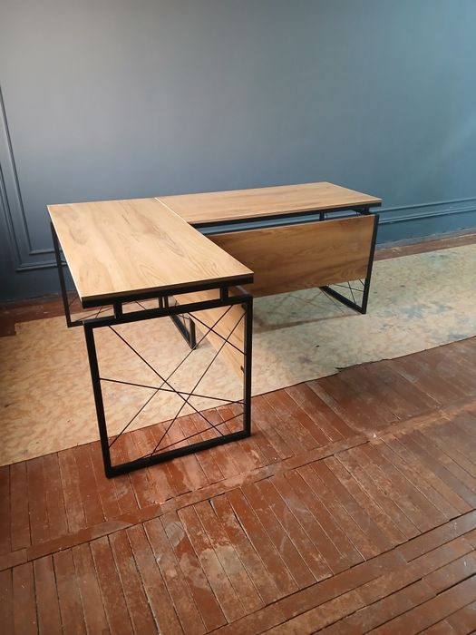 Офисной стол лофт стилда ишланган металичиски каркаст