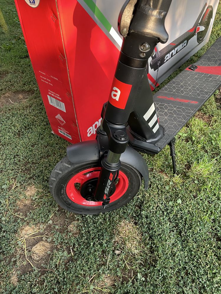 Електрическа тротинетка Aprilia eSR2