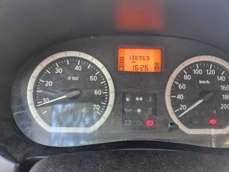 Vand Dacia Logan, 1.6 benzină, 137 000 Km, 1650e negociabil