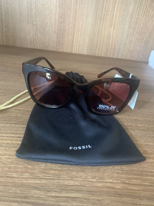 Ochelari de soare noi, Fossil