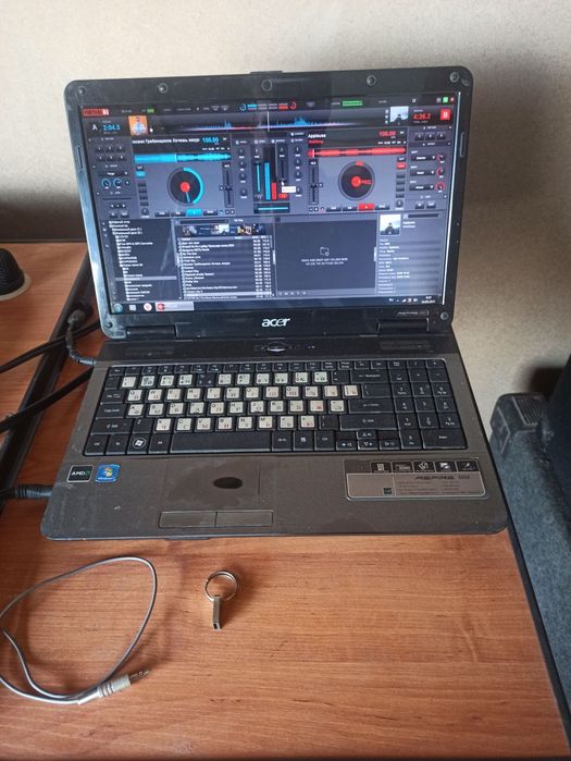 Усилитель, колонки, пульт, микрофон, стабилизат,стойка и т.