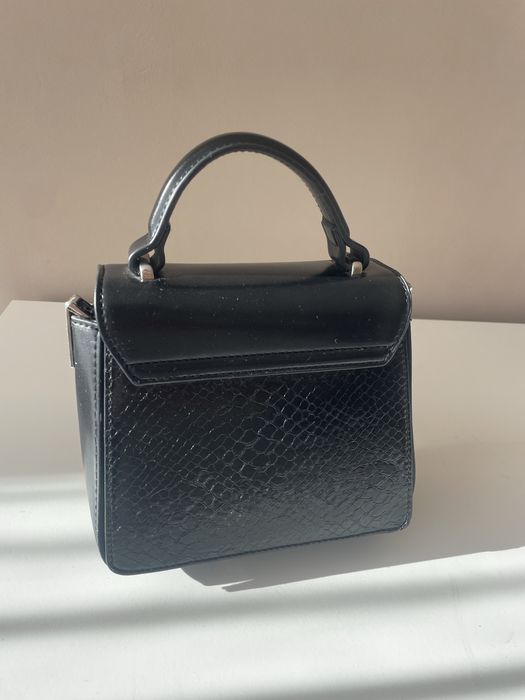 Малка дамска чанта