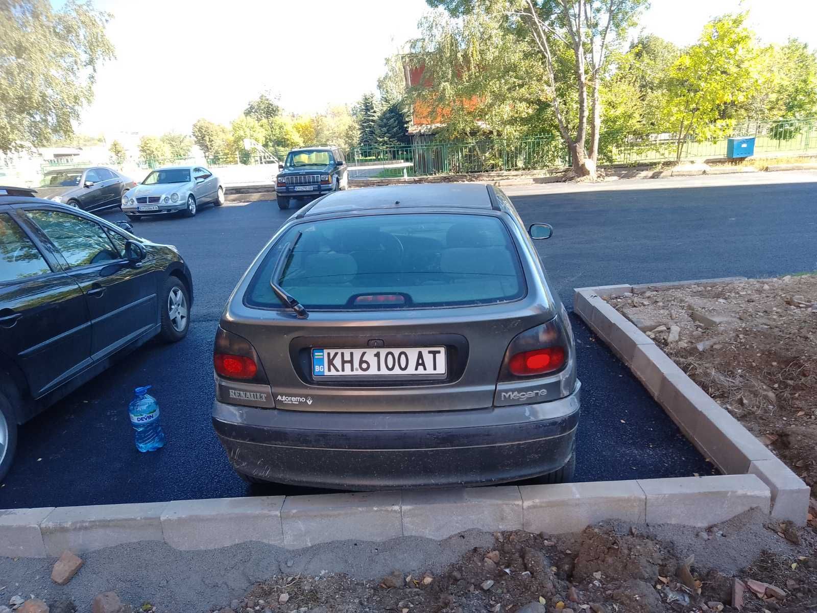 Продавам Рено Меган
