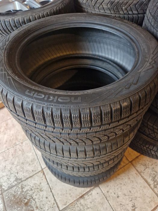 Anvelope Iarnă Nokian 215 50 17