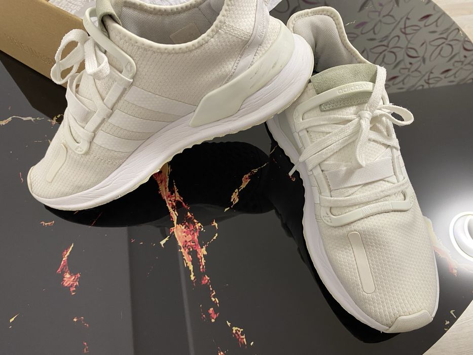 Adidasi ADIDAS marime 42,5