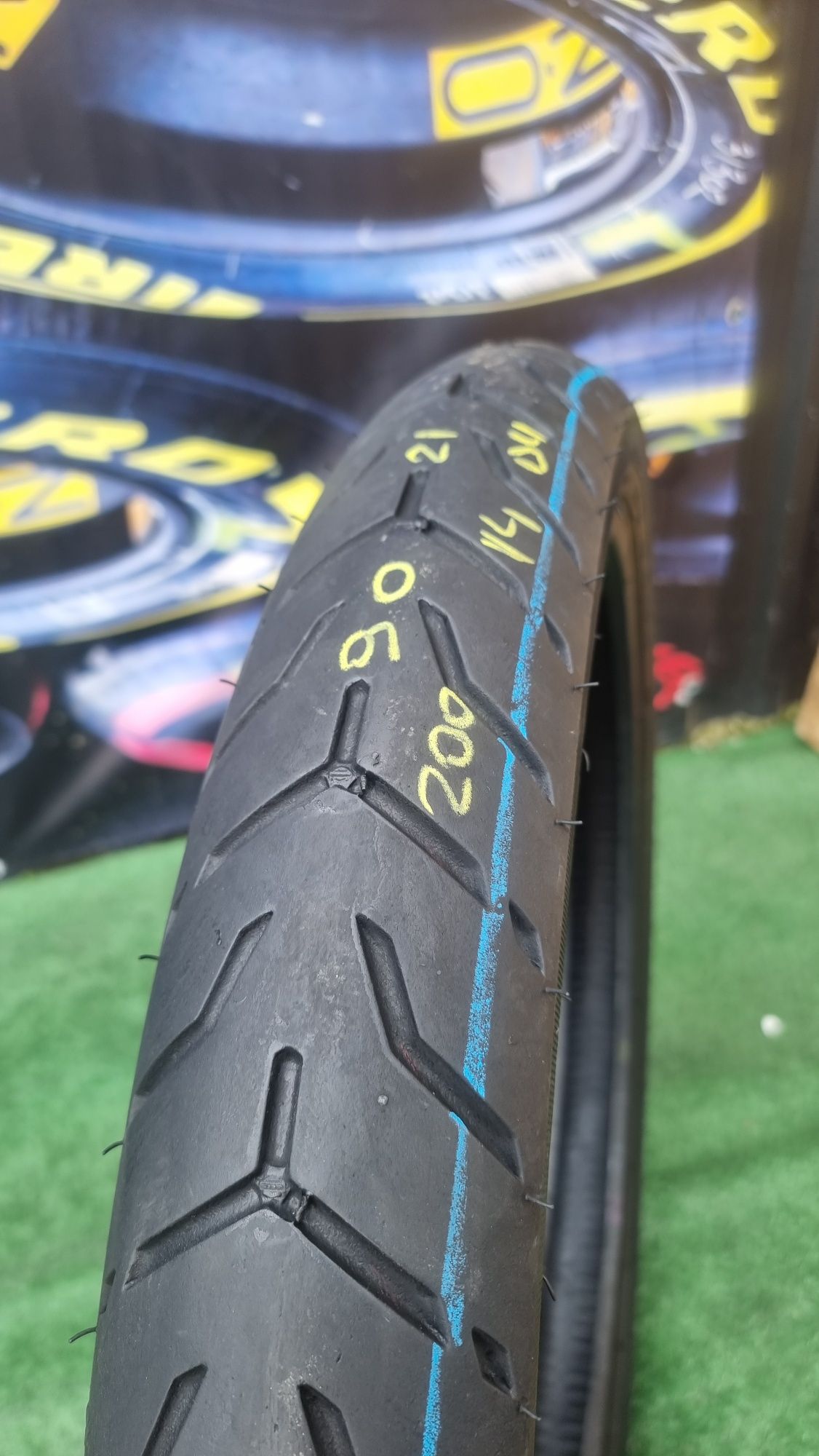 90 r21    dunlop