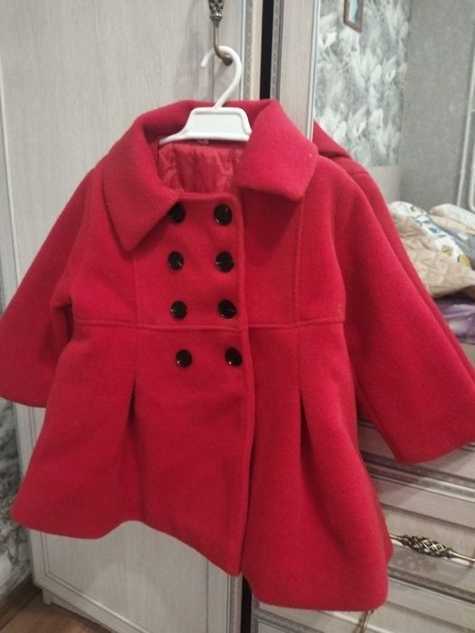 Пальто детское продам