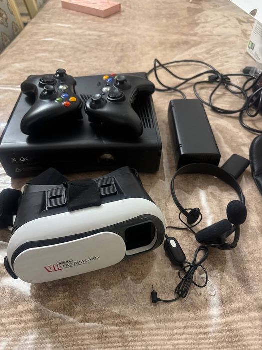 Продам Xbox 360S Console