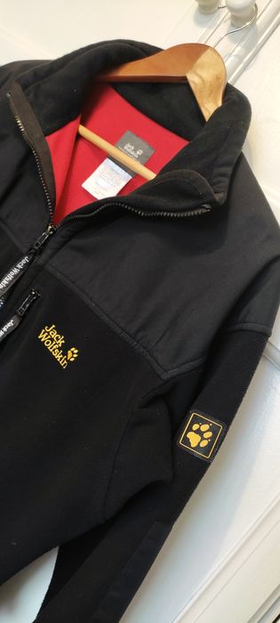 Geaca /jacheta Jack Wolfskin Tech Fleece Windstopper