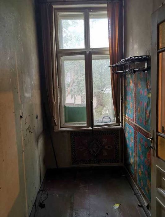 Продава се Тристаен апартамент в София, Център - 131 кв.м за 3605 €/кв.м - Снимка #2