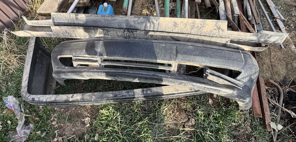 w202 перед зад бампер, два порога в хорошем состоянии.