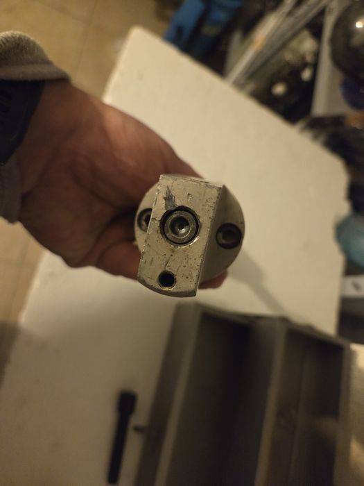 Ръчен пистолет за пирони в бетон с капси Hilti