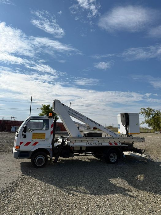Vând Nissan Cabstar