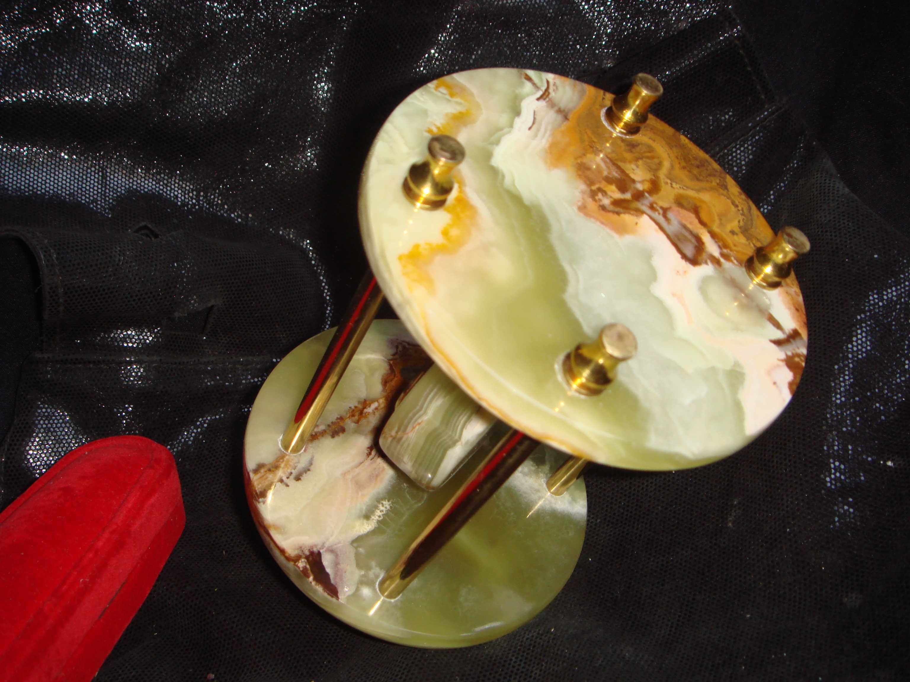 Оникс 100% натуральный камень и бронза - часы в декоративной Рото́нде